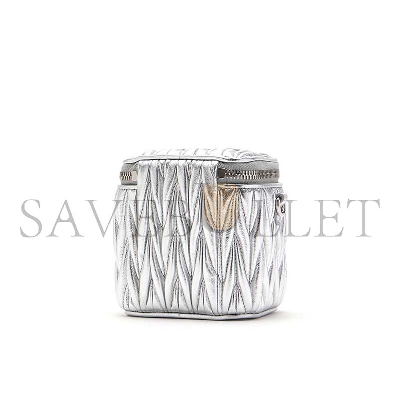MIU MIU MATELASSÉ LOGO-PLAQUE MINI BAG 5NR018 (10.5*9.5*7cm)
